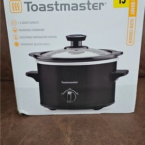 Toastmaster 1.5 Qt Black Slow Cooker with Glass Lid
